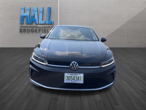 Used 2025 Volkswagen Jetta SE FWD image 8