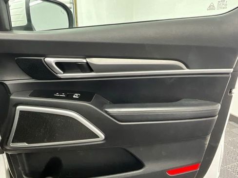 Used 2020 Kia Telluride S w/ S 8 Passenger Seating Package image 16