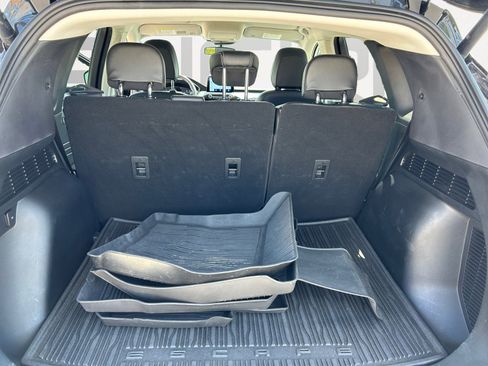 Used 2022 Ford Escape SEL FWD image 11