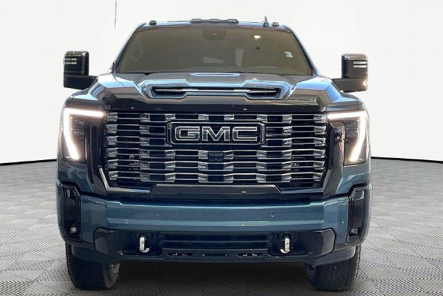 Used 2025 GMC Sierra 2500 Denali Ultimate AWD/4WD image 2