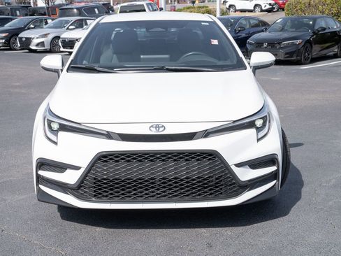 Certified 2025 Toyota Corolla SE image 2