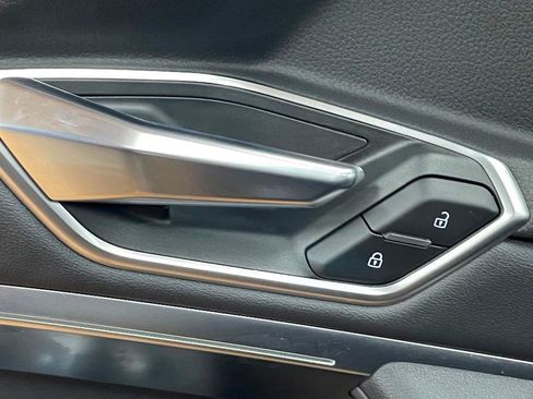 Used 2021 Audi e-tron Premium w/ Convenience Plus Package image 16