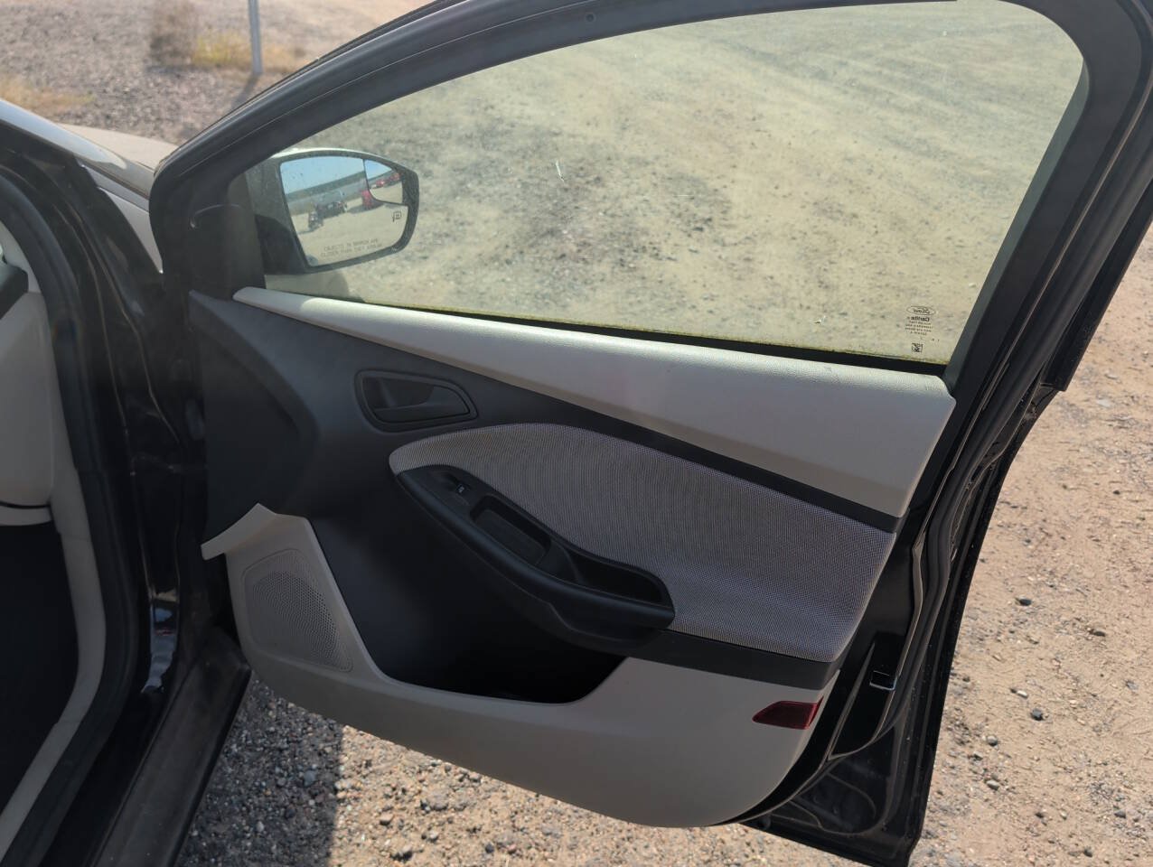 Used 2012 Ford Focus SE w/ SE Winter Pkg FWD image 28