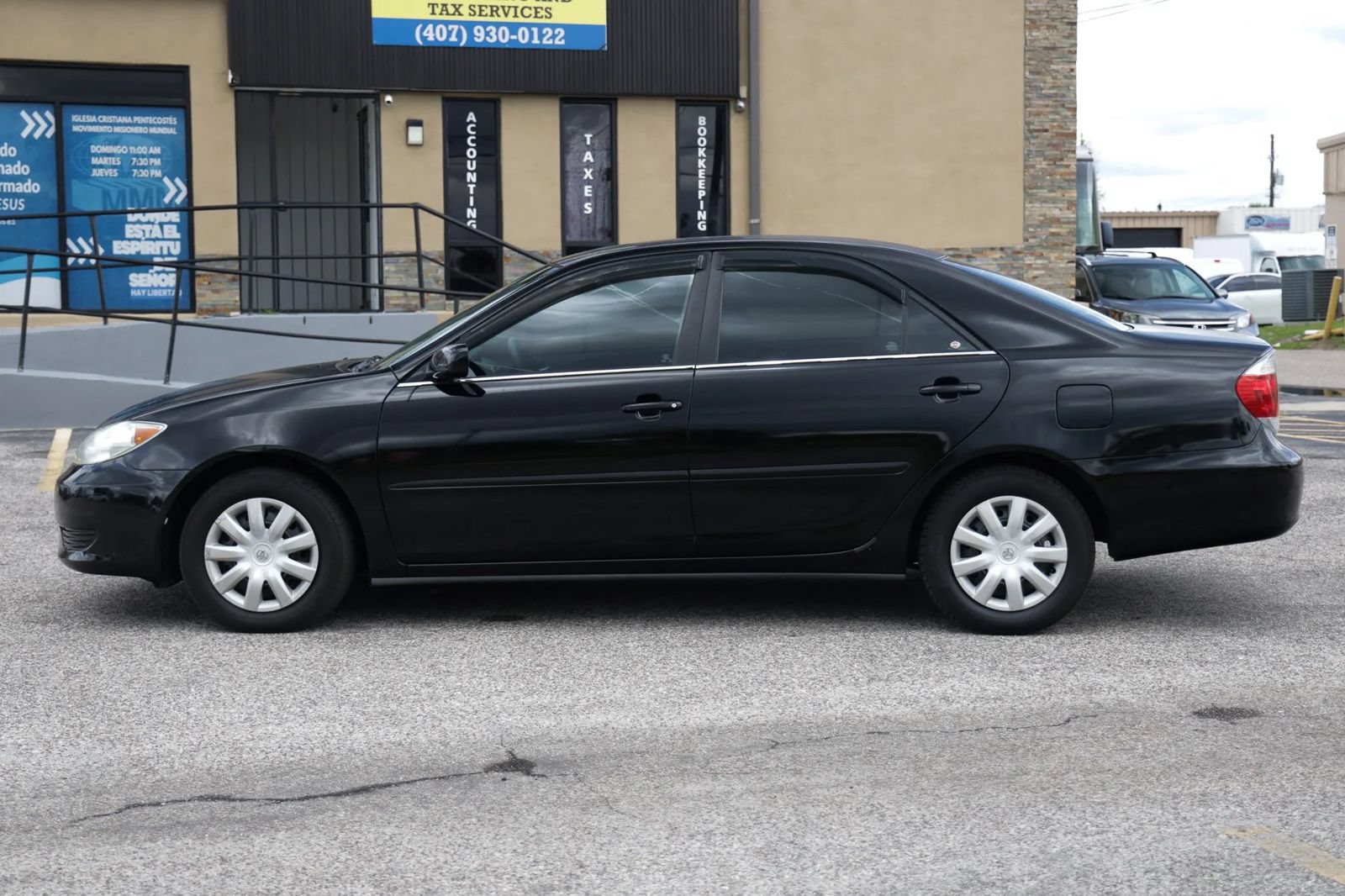 Used 2005 Toyota Camry LE FWD image 3