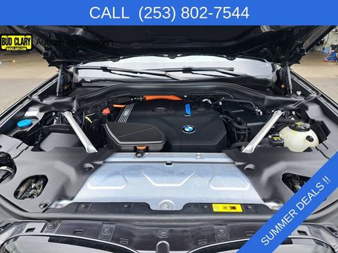 Used 2021 BMW X3 xDrive30e w/ Executive Package AWD/4WD image 13