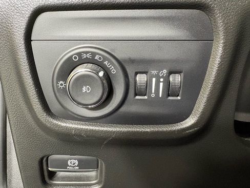 Used 2024 Jeep Grand Cherokee L Limited w/ Luxury Tech Group II image 32