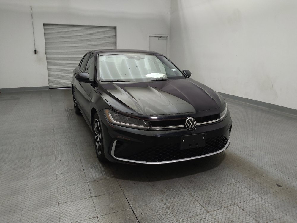 Used 2025 Volkswagen Jetta SE FWD image 14