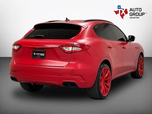Used 2017 Maserati Levante w/ Luxury Package AWD/4WD image 5