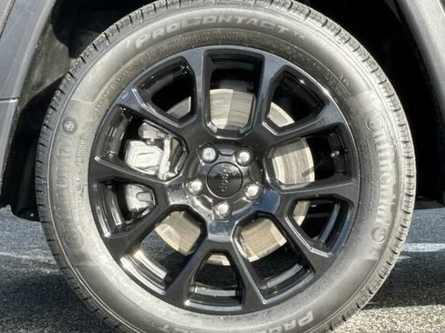 Used 2023 Jeep Compass Latitude w/ Sun and Sound Group AWD/4WD image 24