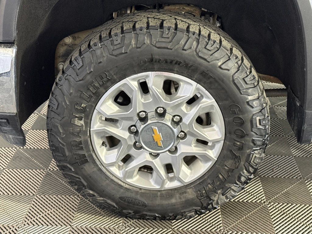 Certified 2024 Chevrolet Silverado 2500 LT AWD/4WD image 18