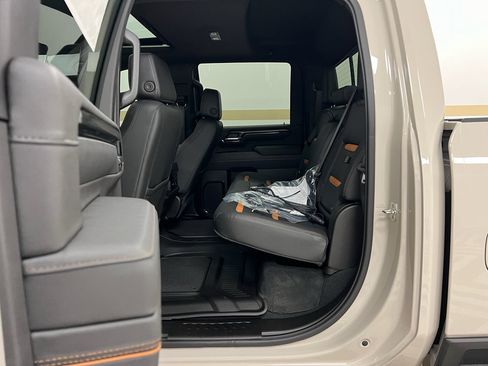 New 2026 GMC Sierra 2500 AT4 w/ Max Trailering Package AWD/4WD image 9