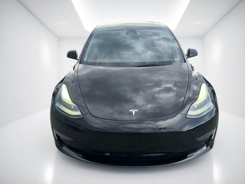 Used 2023 Tesla Model 3 Standard Range RWD image 3