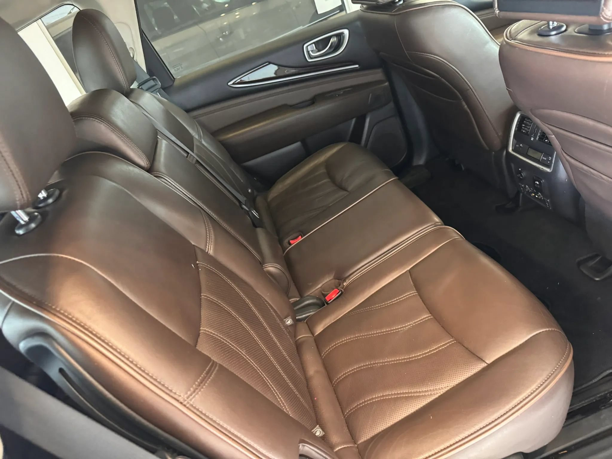 Used 2014 INFINITI QX60 FWD w/ Deluxe Touring Package image 25