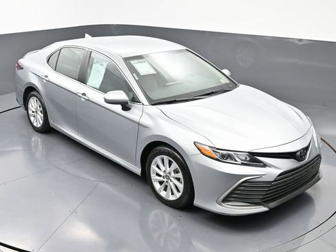 Used 2024 Toyota Camry LE image 39