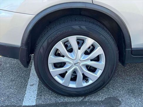 Used 2020 Nissan Rogue S image 9