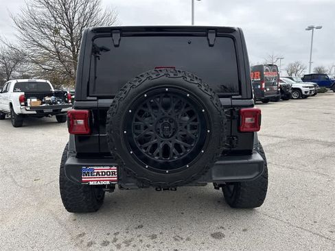 Used 2020 Jeep Wrangler Unlimited Sahara image 5