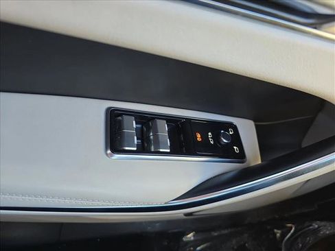 Certified 2025 Jaguar F-PACE R-Dynamic S image 27