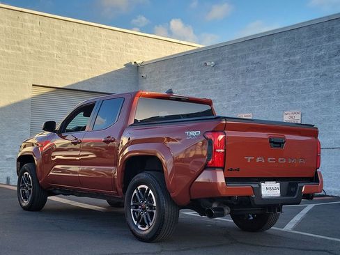 Used 2025 Toyota Tacoma TRD Sport AWD/4WD image 2