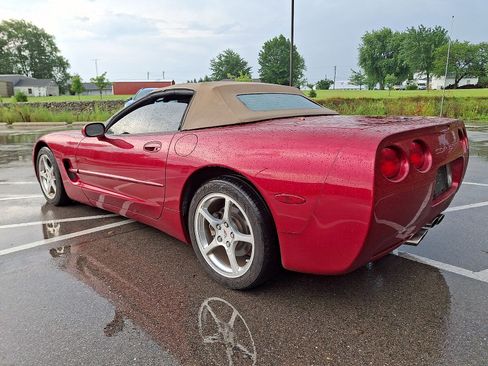 Used 2001 Chevrolet Corvette Convertible w/ Preferred Equipment Group2 RWD image 17