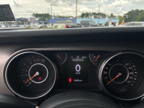 Used 2018 Jeep Wrangler Unlimited Sport S image 11