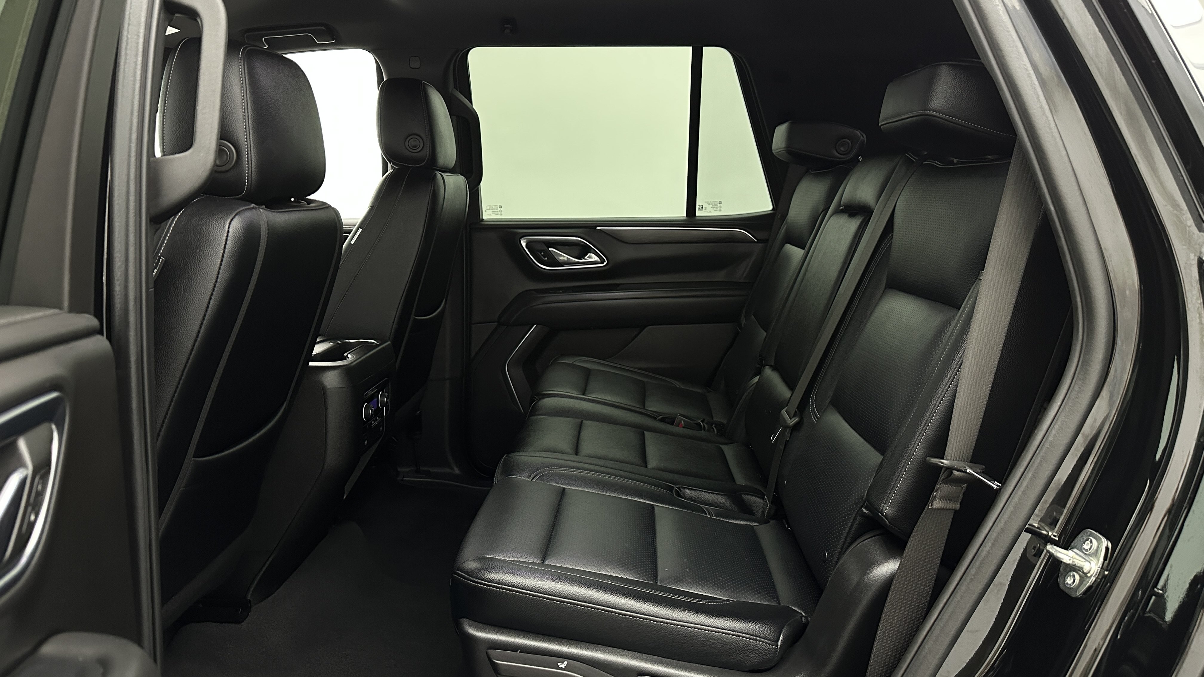 Used 2024 Chevrolet Tahoe LS RWD image 25