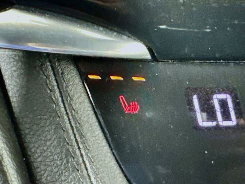 Used 2020 Cadillac XT6 Premium Luxury image 21