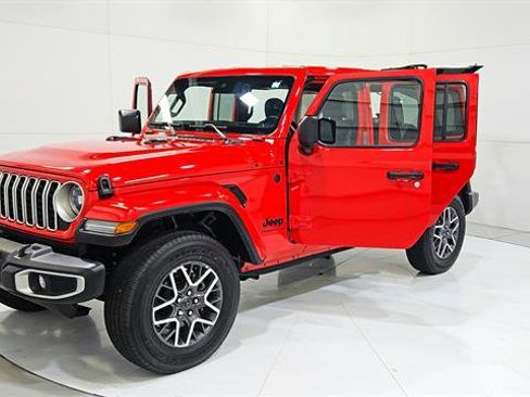 Used 2025 Jeep Wrangler Unlimited Sahara AWD/4WD image 11