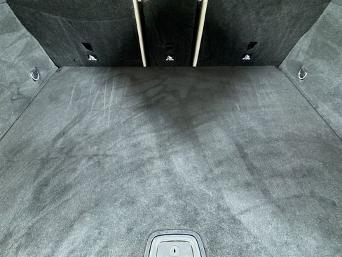 Used 2019 Mercedes-Benz GLC 300 w/ Parking Assistance Package image 33