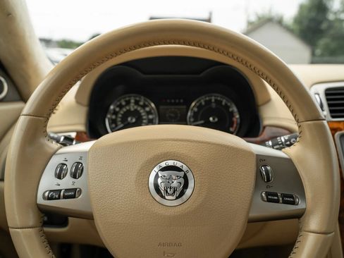 Used 2010 Jaguar XK Coupe RWD image 16