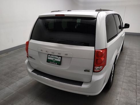 Used 2016 Dodge Grand Caravan SXT FWD image 7