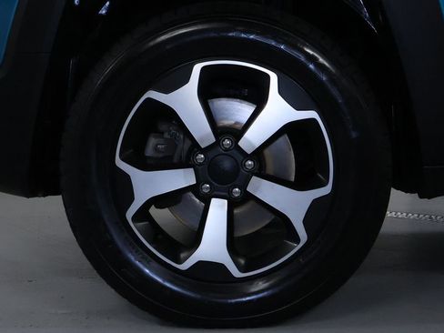 Used 2020 Jeep Renegade Trailhawk w/ Premium Leather Group image 35