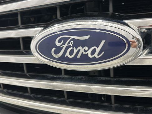 Used 2016 Ford F150 XLT w/ Equipment Group 302A Luxury image 26