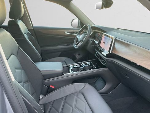 New 2026 Volkswagen Atlas SE image 14