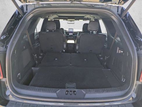 Used 2023 Ford Explorer ST w/ Equipment Group 401A image 4