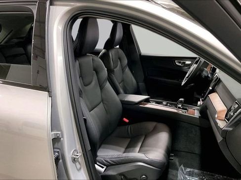 Certified 2023 Volvo XC60 B5 Plus w/ Protection Package Premier image 10