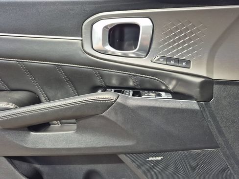 Used 2023 Kia Sorento SX AWD/4WD image 7