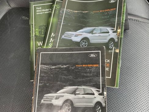 Used 2012 Ford Explorer Limited image 38