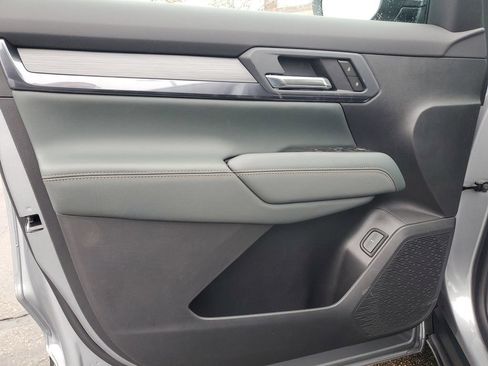 New 2026 GMC Terrain AT4 w/ LPO, Black Badging Package AWD/4WD image 14