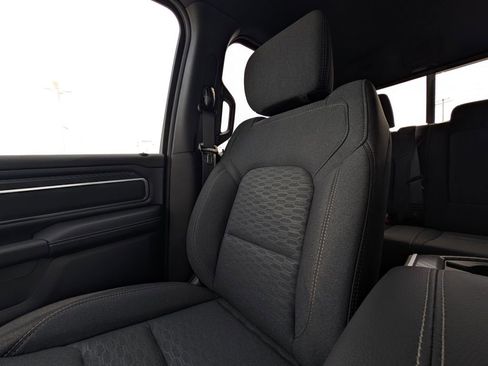 New 2026 RAM 1500 4x4 Crew Cab image 12