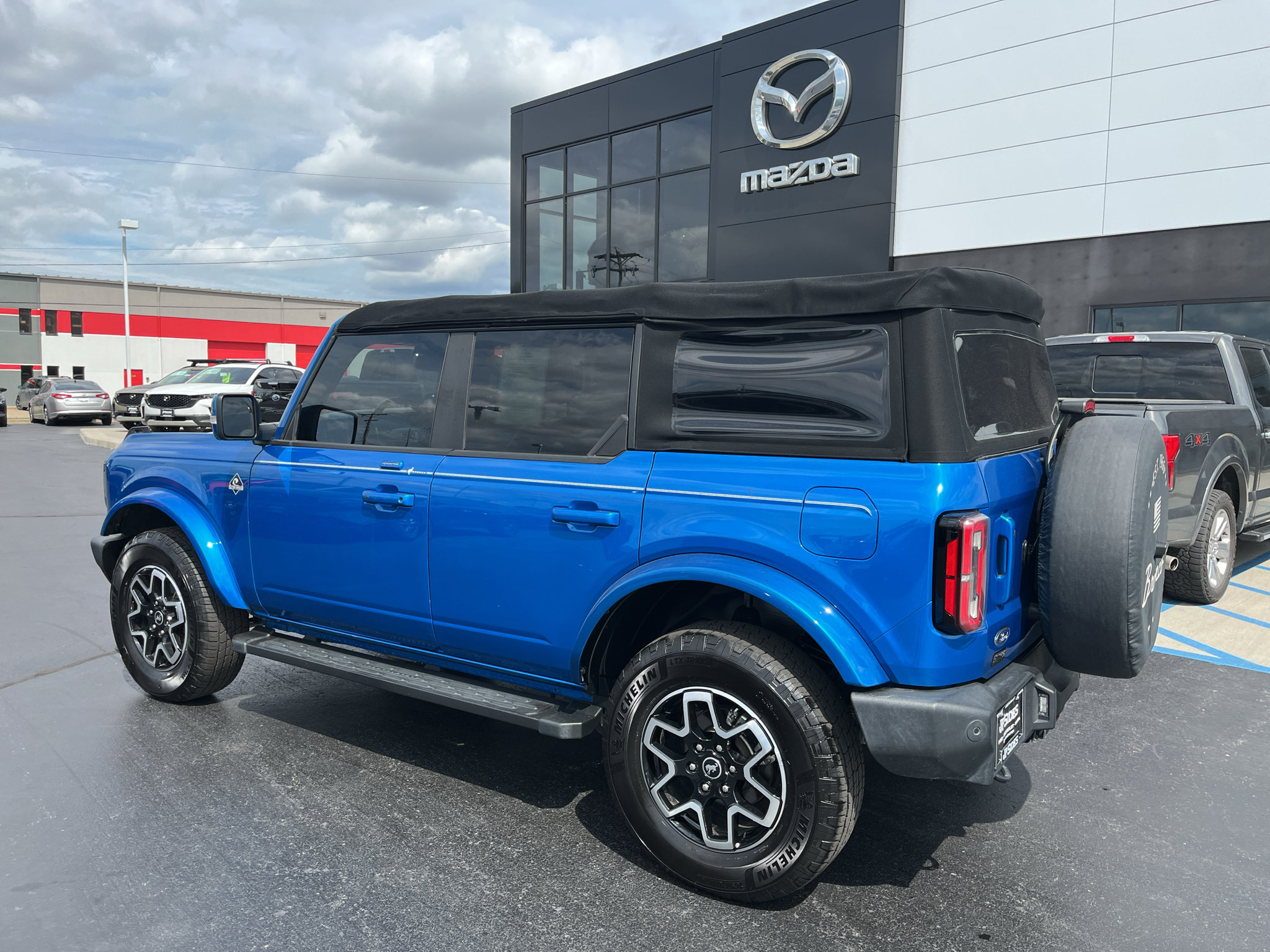 Used 2022 Ford Bronco Outer Banks AWD/4WD image 3