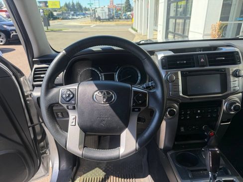 Used 2018 Toyota 4Runner Limited AWD/4WD image 7
