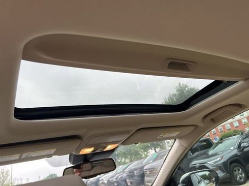 Used 2018 Honda CR-V Touring image 12