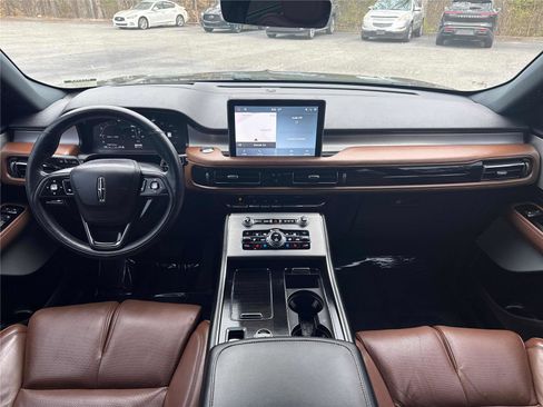 Used 2020 Lincoln Aviator Reserve w/ Equipment Group 202A image 12