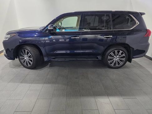 Used 2018 Lexus LX 570 4WD w/ Luxury Package image 2