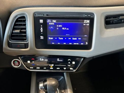 Used 2018 Honda HR-V EX-L image 4