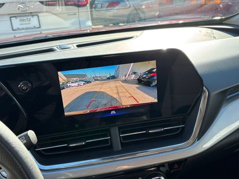 Used 2025 Chevrolet Trax LT image 17