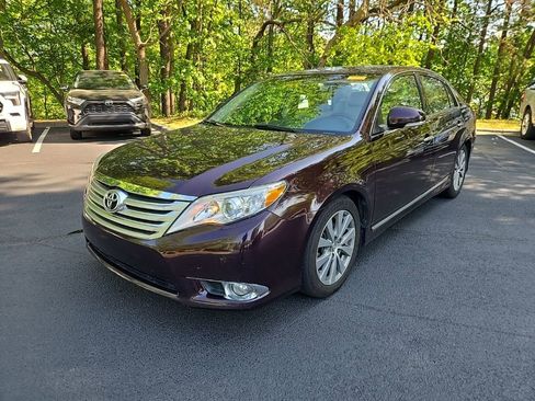 Used 2011 Toyota Avalon Limited image 18