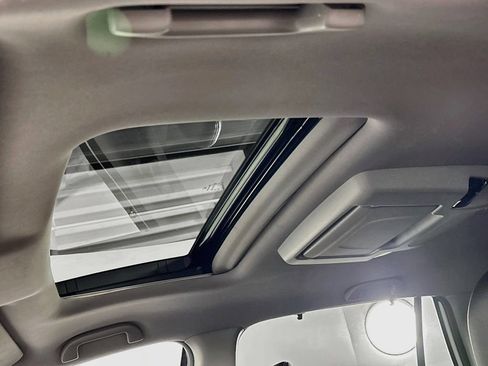 Used 2022 Honda Pilot Touring image 19