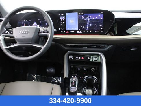 New 2025 Audi Q5 Premium image 8