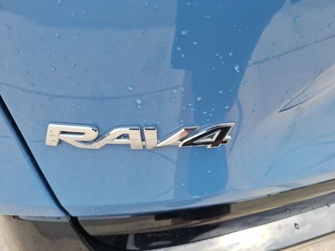 Used 2022 Toyota RAV4 XSE AWD/4WD image 12
